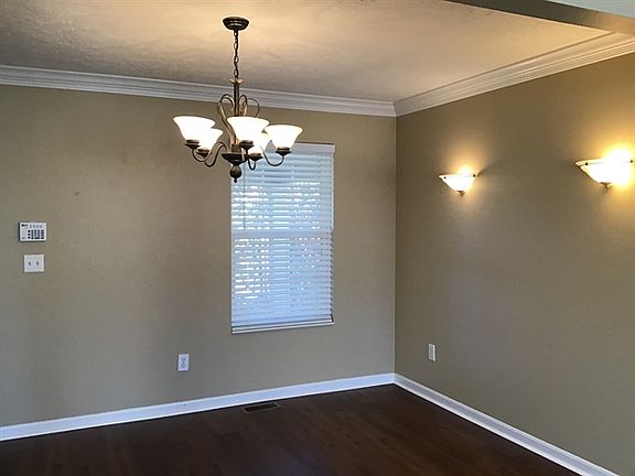 3rd image of 224 Saddle Creek Ln