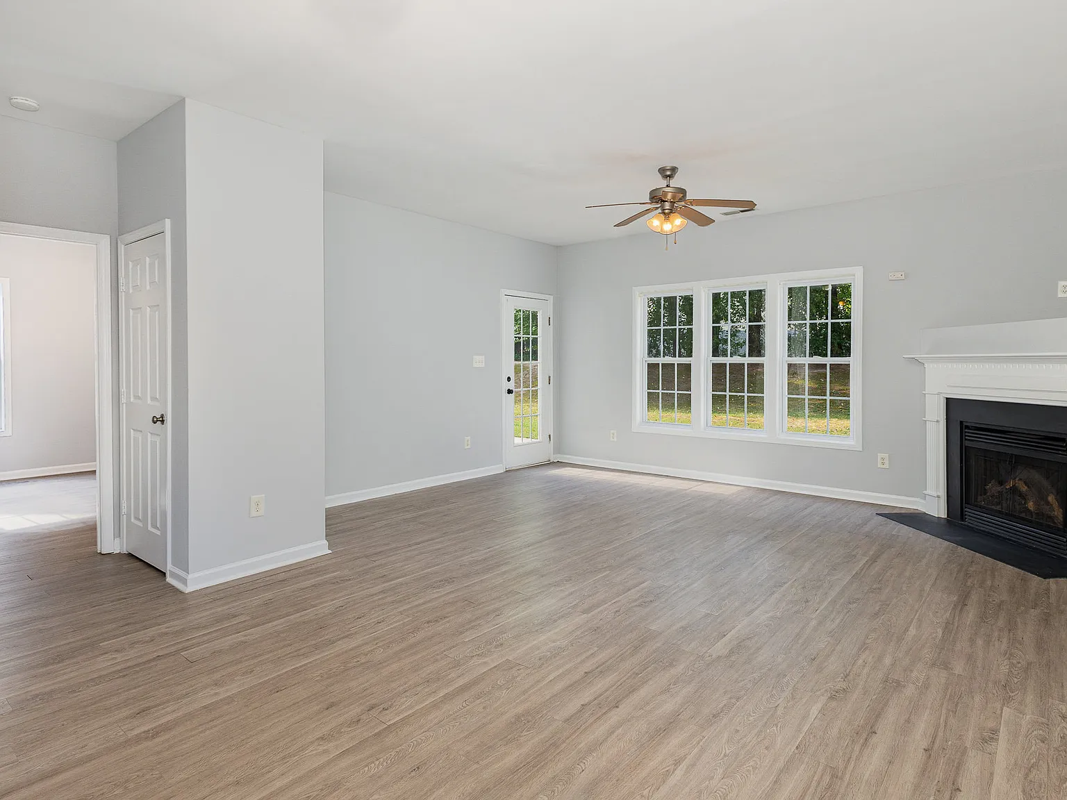 4 bed, 2.5 bath, 1875 sqft, $1,950 — Photo 4