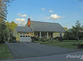 8 Stone Ridge Ln, Greenfield, MA 01301