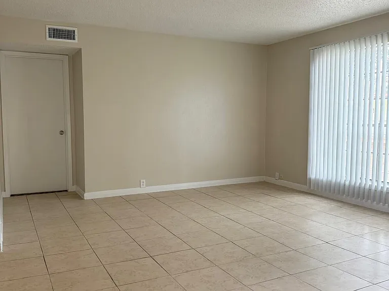 Southern Oaks Apartments — Photo 61