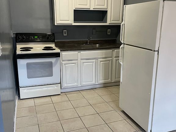 3rd image of 43 Bedford St #B