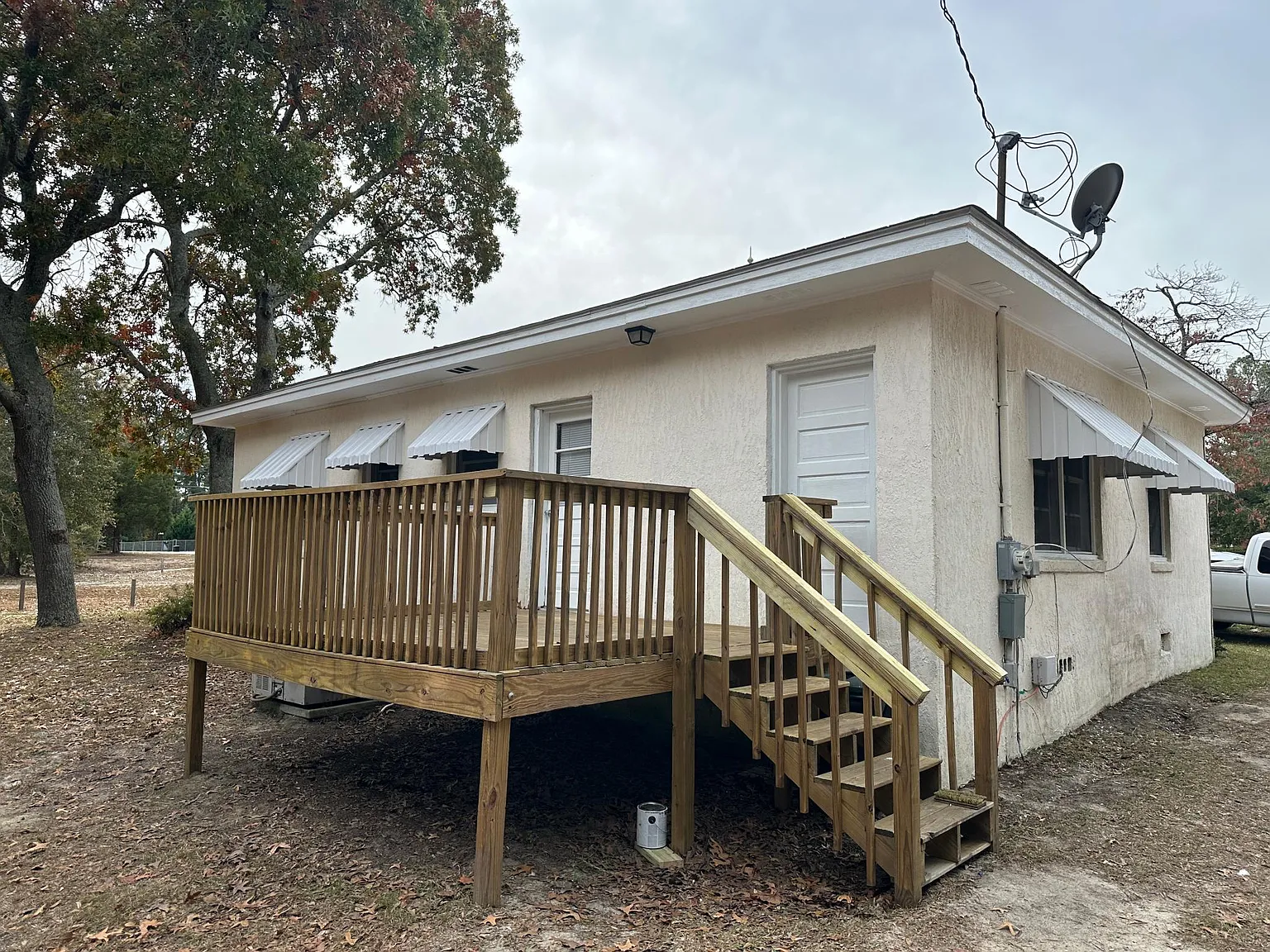 1542 McArthur Rd — Photo 2