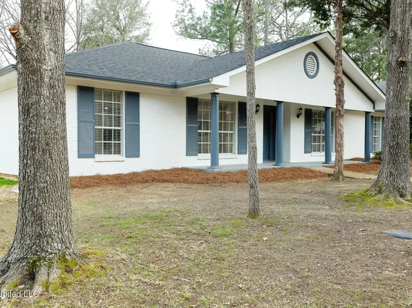 1707 Plantation Blvd, Jackson, MS 39211