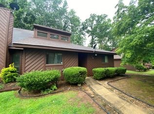 219 Rock Knoll Dr, Greenwood, SC 29649