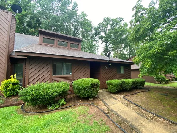 219 Rock Knoll Dr, Greenwood, SC 29649