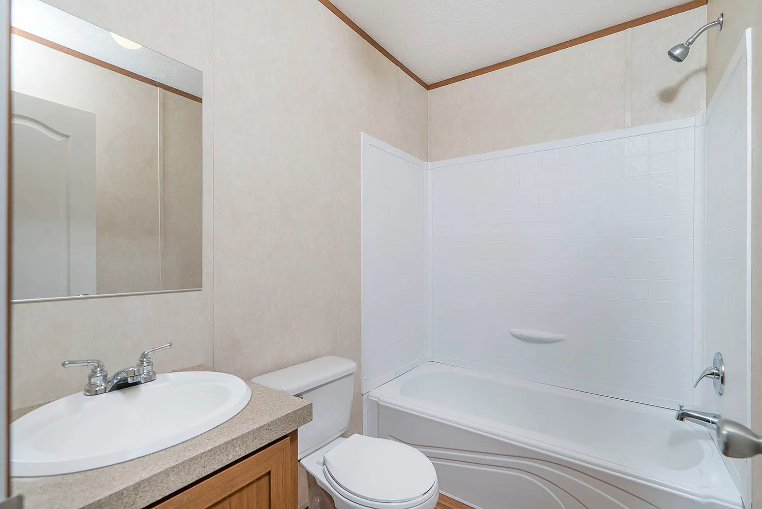 3 bed, 1153 sqft, $1,900 — Photo 4