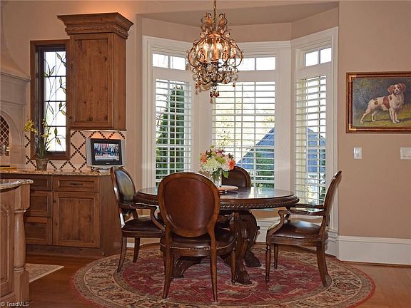 5th image of 8 Granville Oaks Ct
