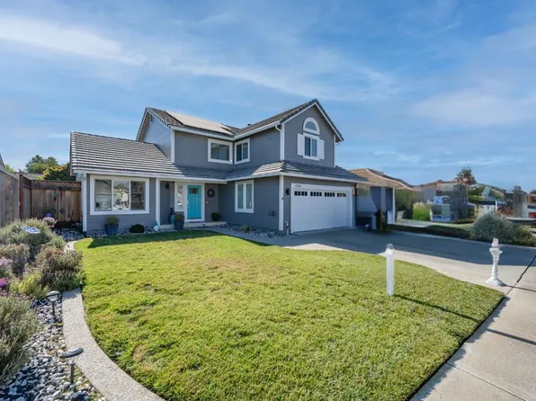 1320 Trieste Dr, Hollister, CA 95023