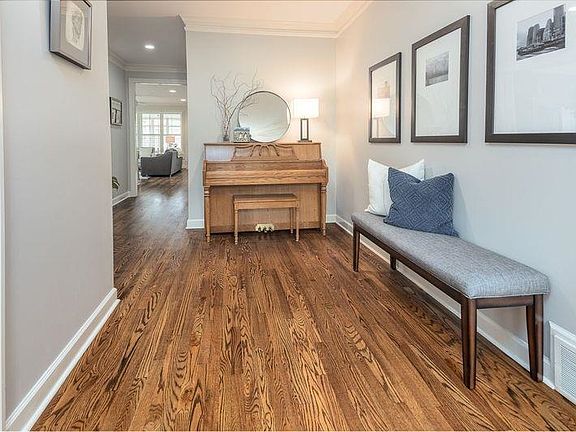5th image of 1678 Willisshire Ln
