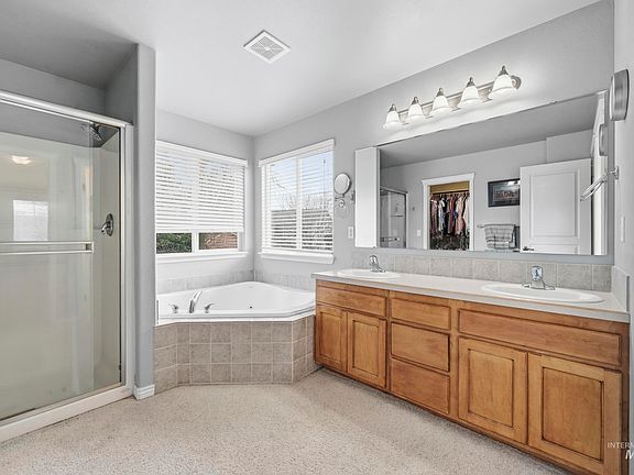 4th image of 2882 Groom Way