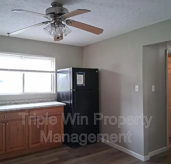 468 June Dr — Photo 29