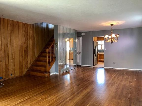 5th image of 30 Hitchcock Ave