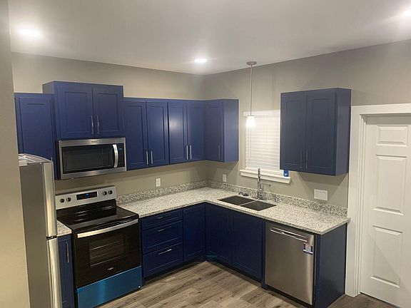 4th image of 221 W Jack St