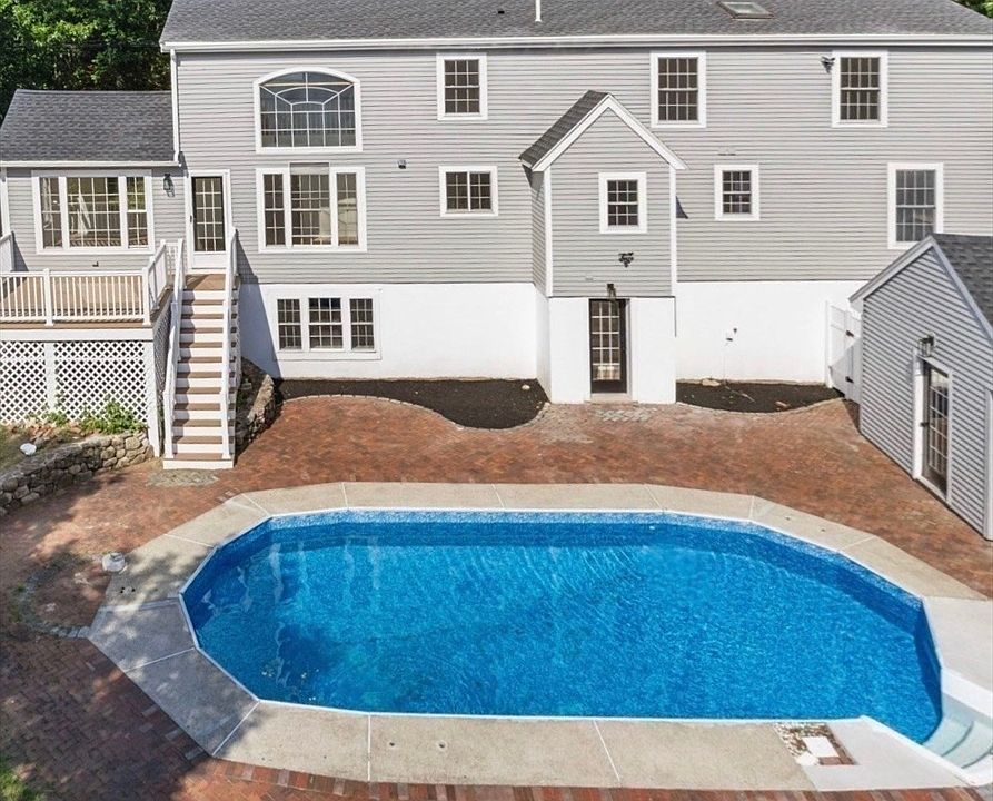 1st image of 576 Grove St