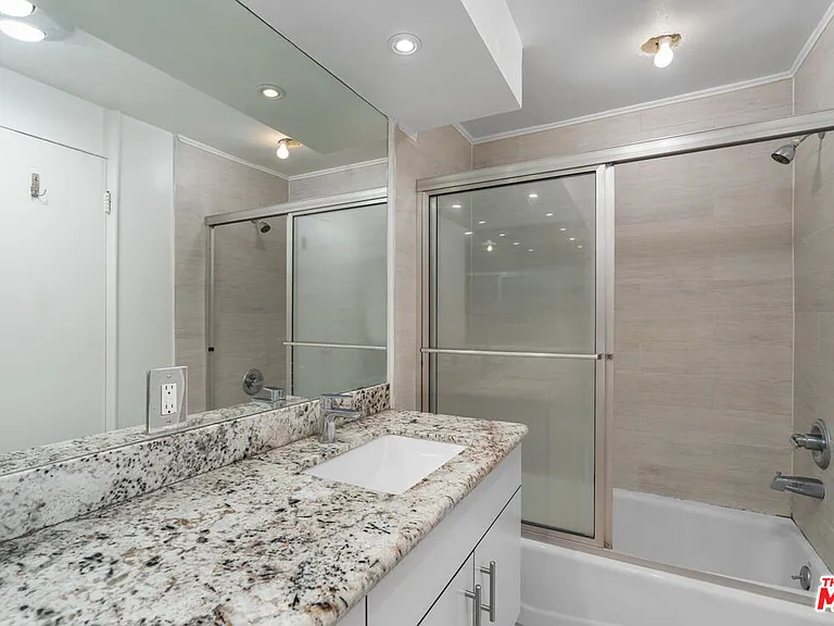7712 Paseo Del Rey #4 — Photo 17