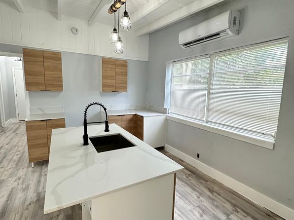 5 Blue Runner St