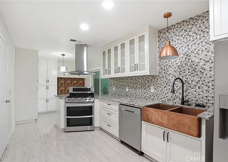 2 bed, 1088 sqft, $2,900 — Photo 1