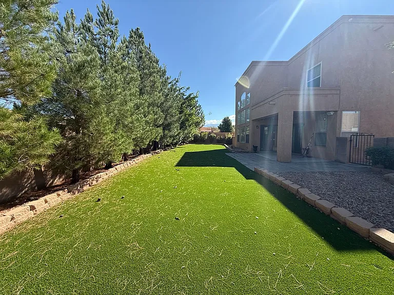1005 Via Chamisa NE — Photo 24