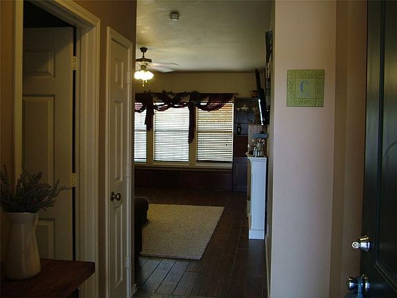 4th image of 132 Angelina Dr