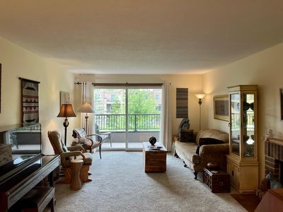 2220 Midland Grove Rd APT 201, Roseville, MN, 55113