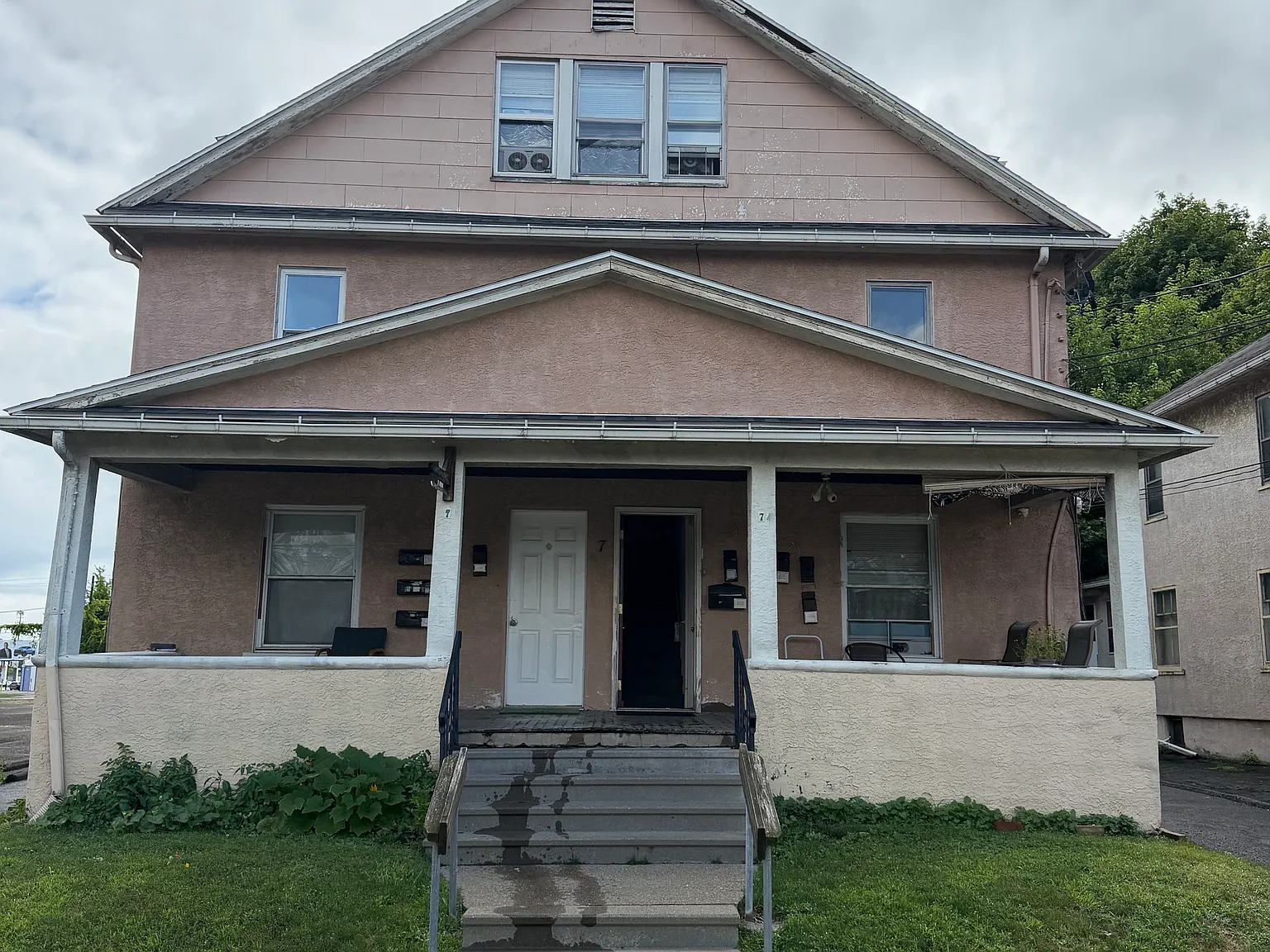 7 Adams Avenue - 2R — Photo 1