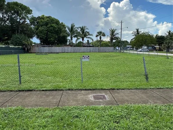 16240 NW 38th Pl, Miami Gardens, FL 33054