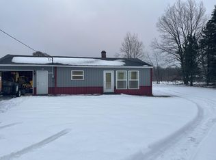 5942 N Woodbridge Rd, White Cloud, MI 49349