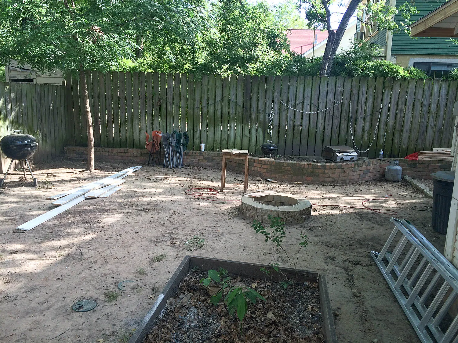 5 bed, 2400 sqft, $5,200 — Photo 2