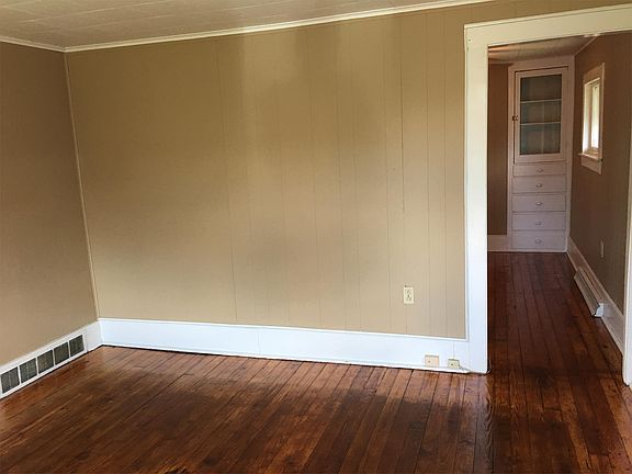 3rd image of 156 N Madison Ave