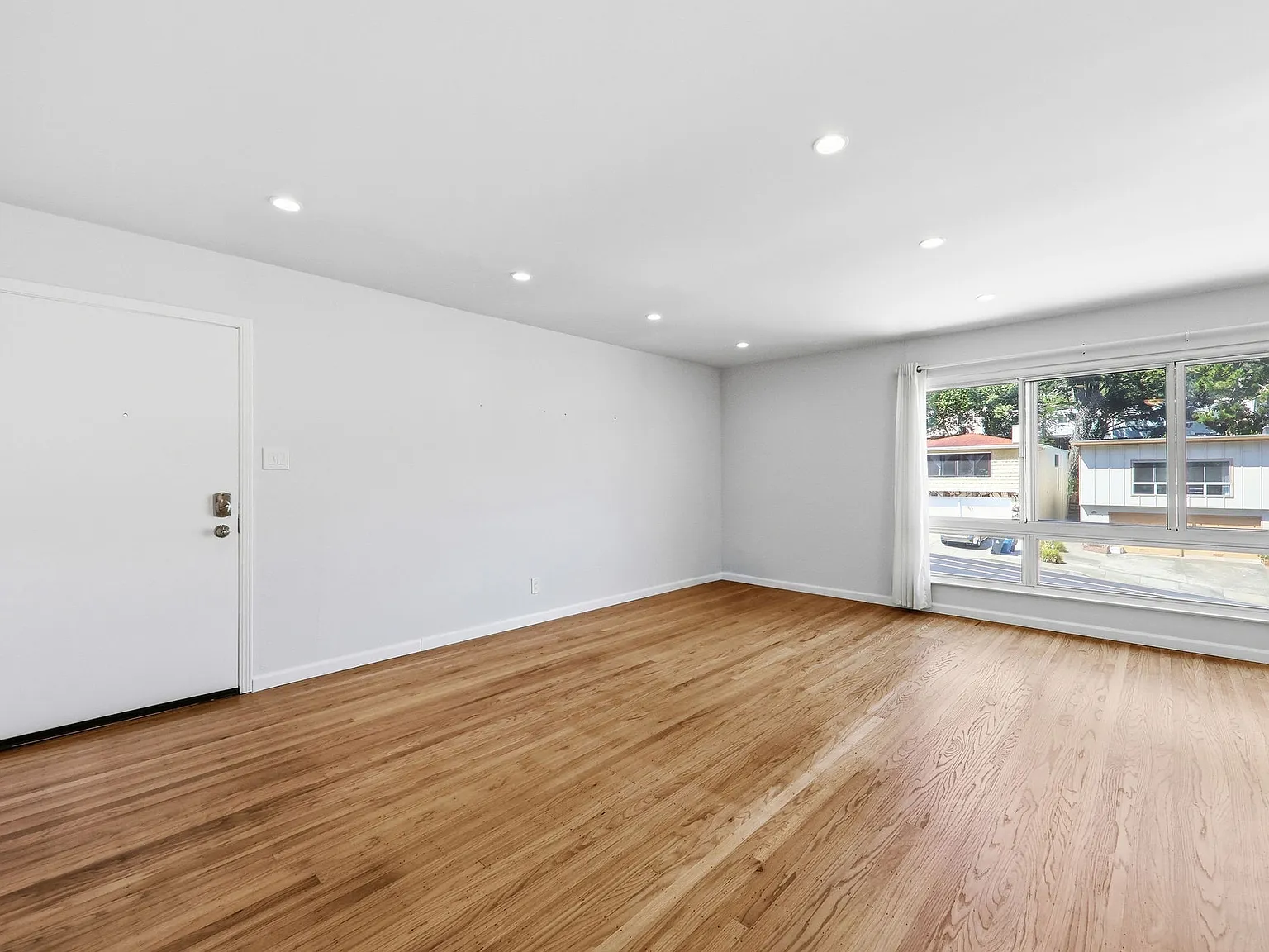 3 bed, 1410 sqft, $4,600 — Photo 4