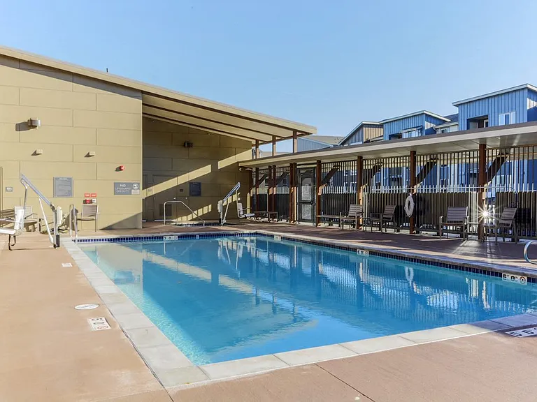 Grandview Apartments — Photo 18
