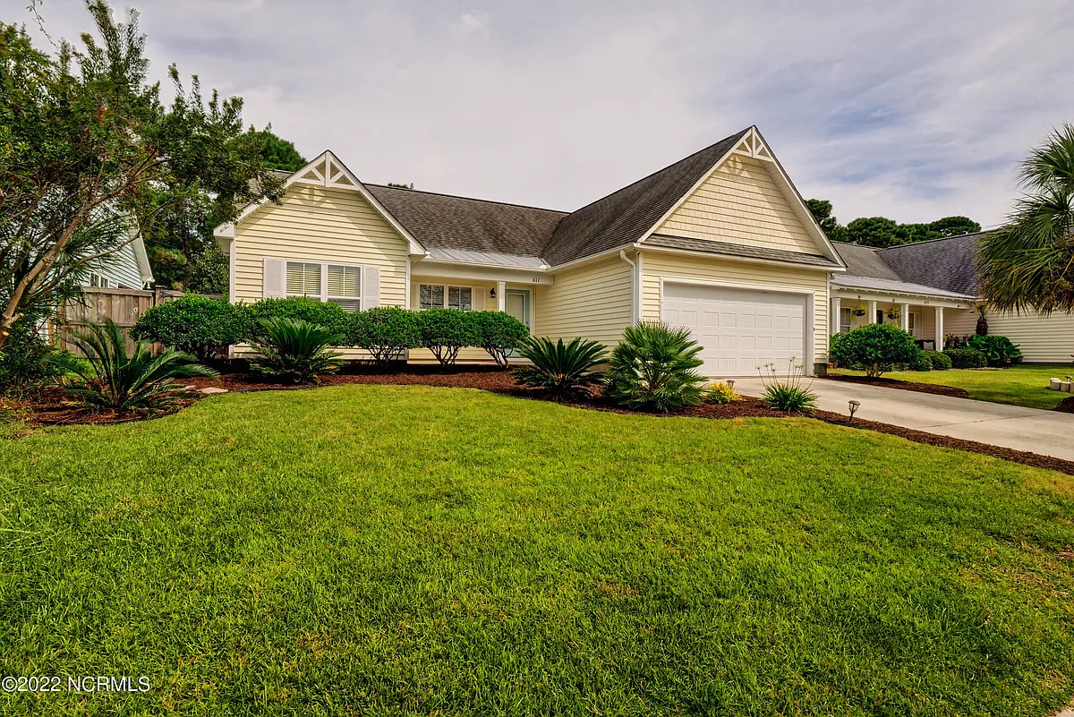 Building Photo - 611 Catamaran Dr