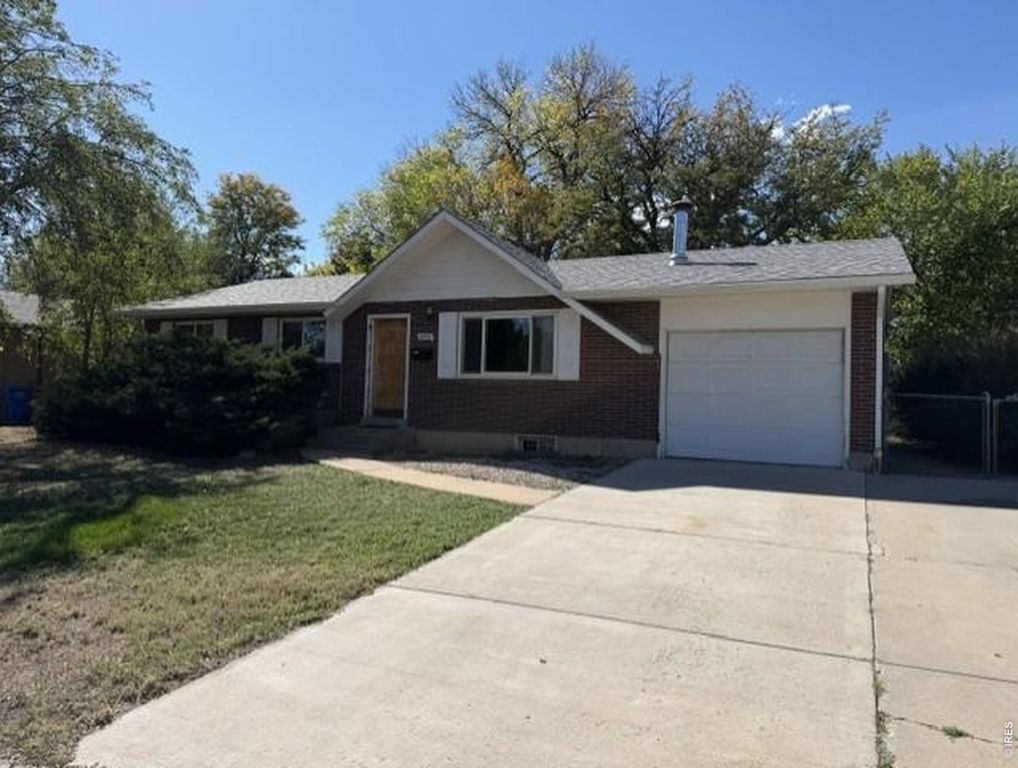 1053 Montview Rd