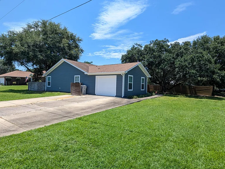 8325 Fortworth St — Photo 2