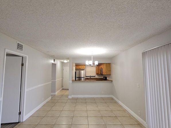 1453 Lake Crystal Dr APT D