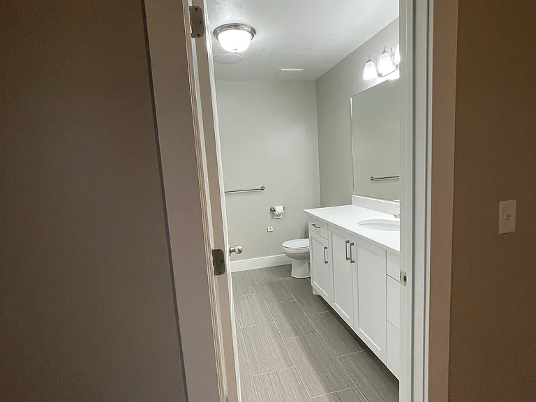 537 E 860 S — Photo 15