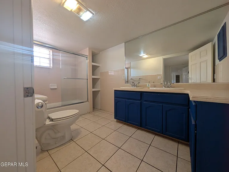 608 Stewart Ct #A — Photo 8