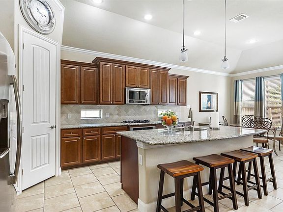 3rd image of 5654 Little Creek Ct