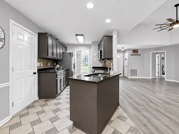 4th image of 3142 Whitetail Dr