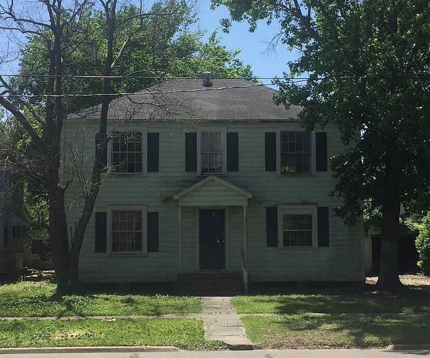 1st image of 709 W Park Ave