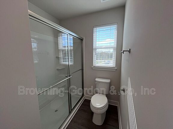 4th image of 1144 Riverbrook Dr