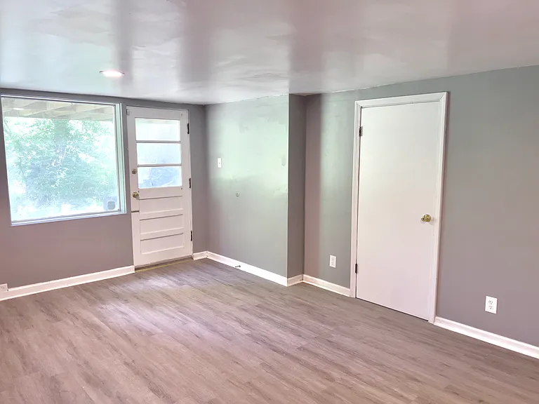 410 N Elizabeth Ave — Photo 23