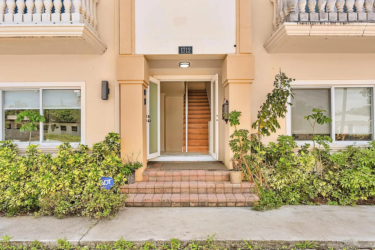 Building Photo - 1712 Mayo St