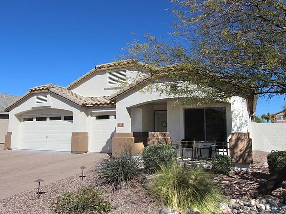 3rd image of 1344 E Jardin Dr