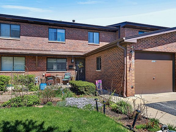 2nd image of 1219 Hunters Ln Unit 1219