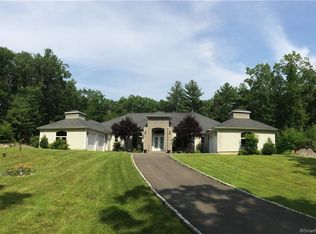 132 Stone Pit Rd, Woodbury, CT 06798