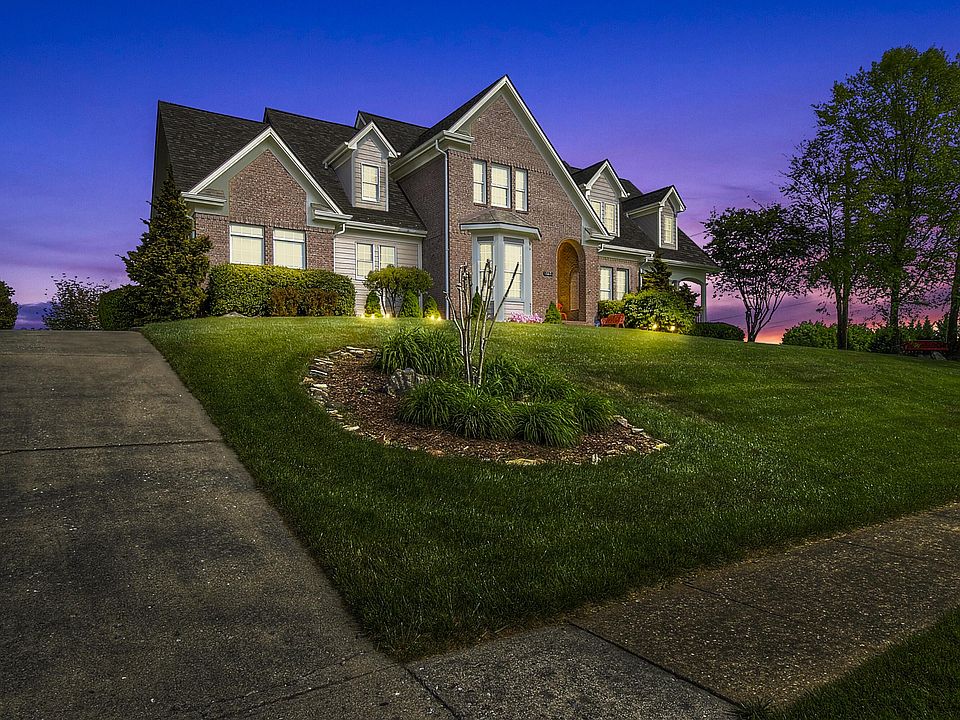 1st image of 317 Scenic Oak Dr
