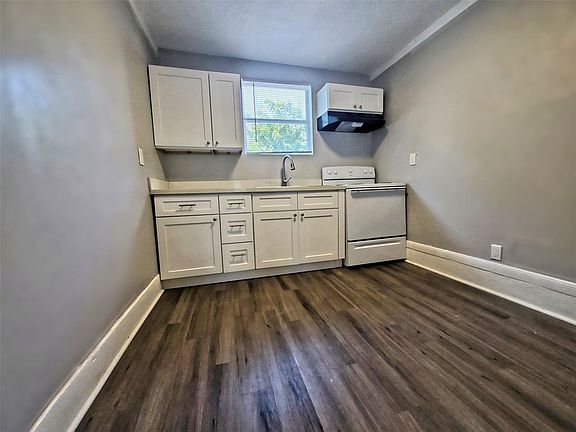 3rd image of 1115 28th St