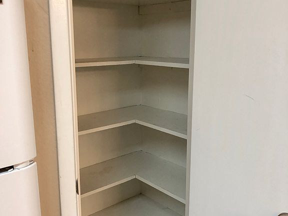 Walk-in Pantry, Kitchen