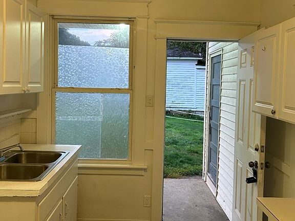 2nd image of 16 Gardners Ln #1